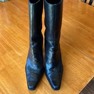 Women’s western style boots.